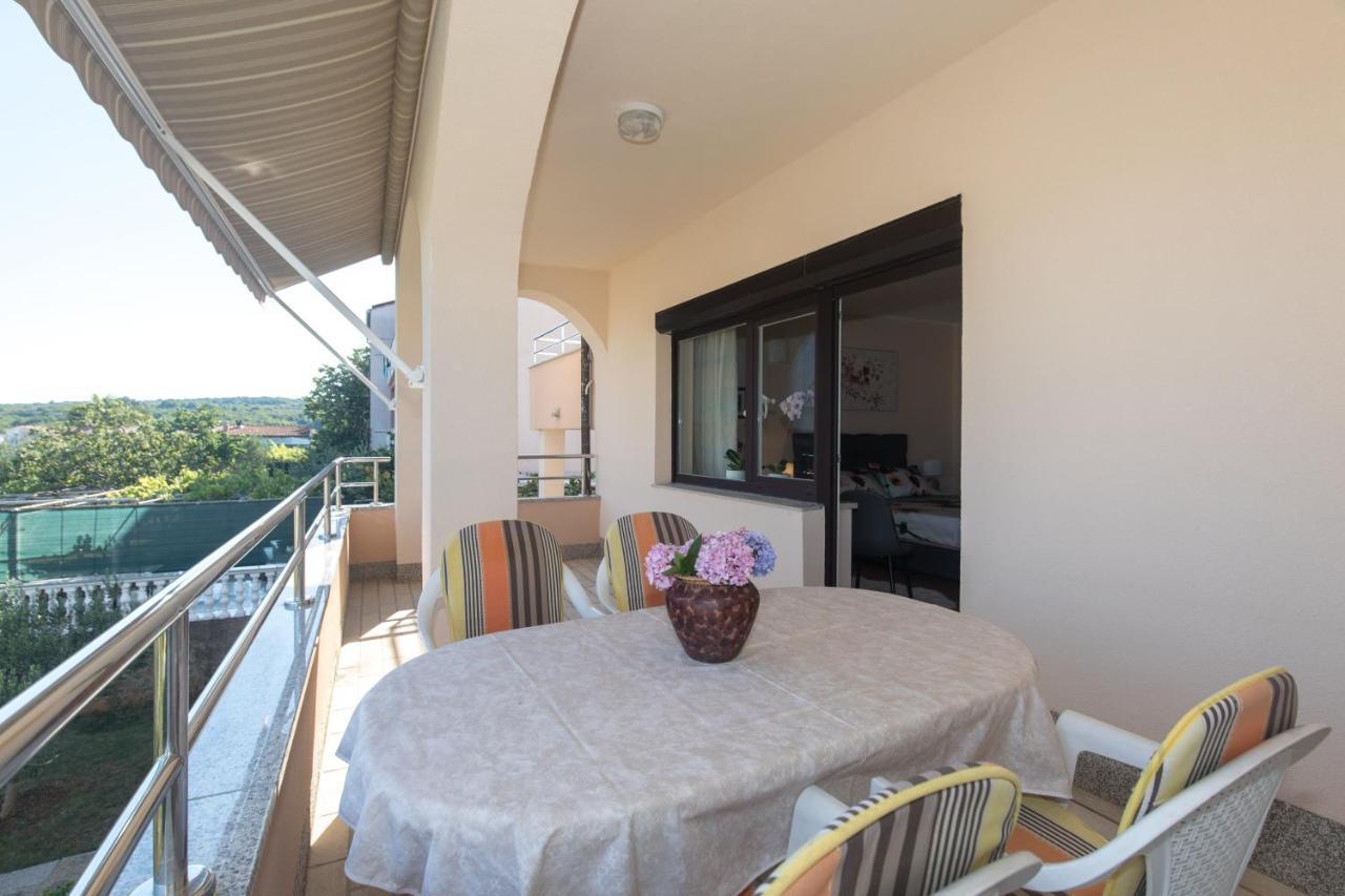 Apartmani Paradiso Veglia Exterior foto