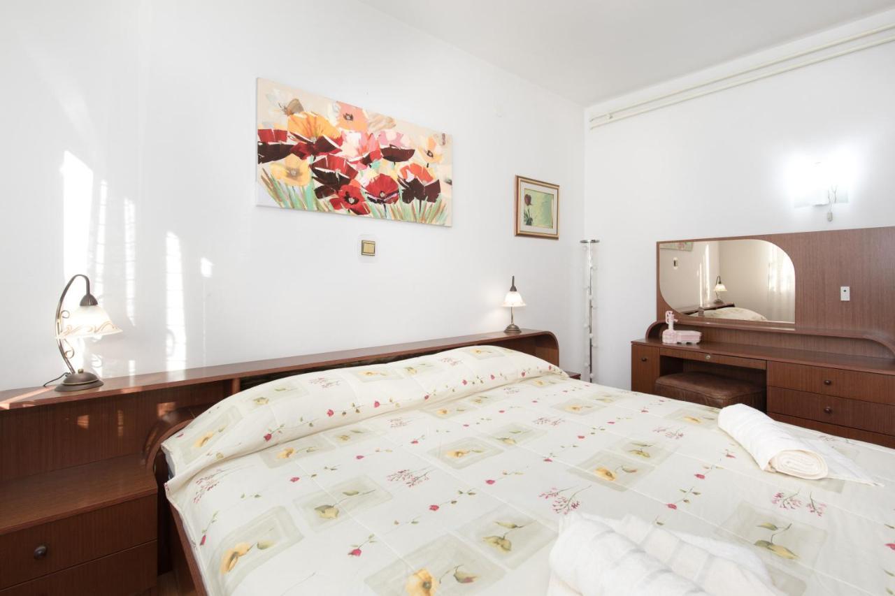 Apartmani Paradiso Veglia Exterior foto