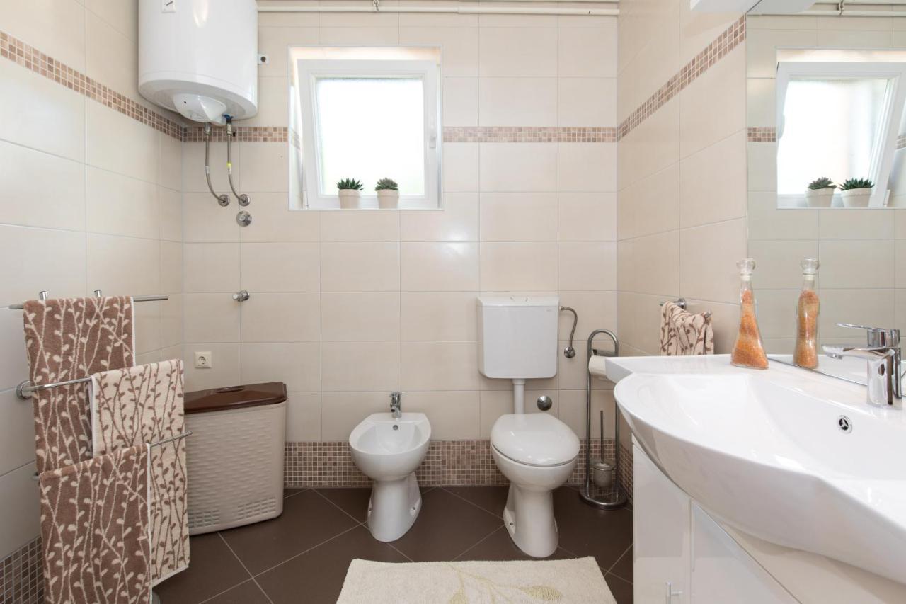 Apartmani Paradiso Veglia Exterior foto